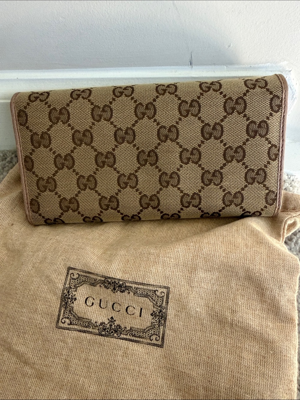 Gucci Brown Monogram Continental Wallet with Heart Logo - Picture 5 of 6